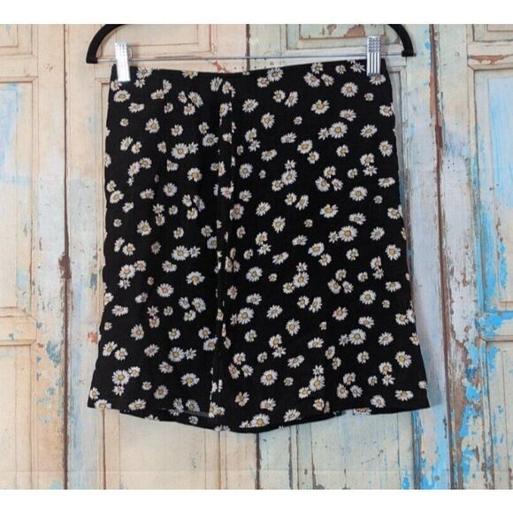 Hollister Womens Medium Black Daisy Print Ultra High Rise Back Zipper Mini Skirt - Picture 1 of 8
